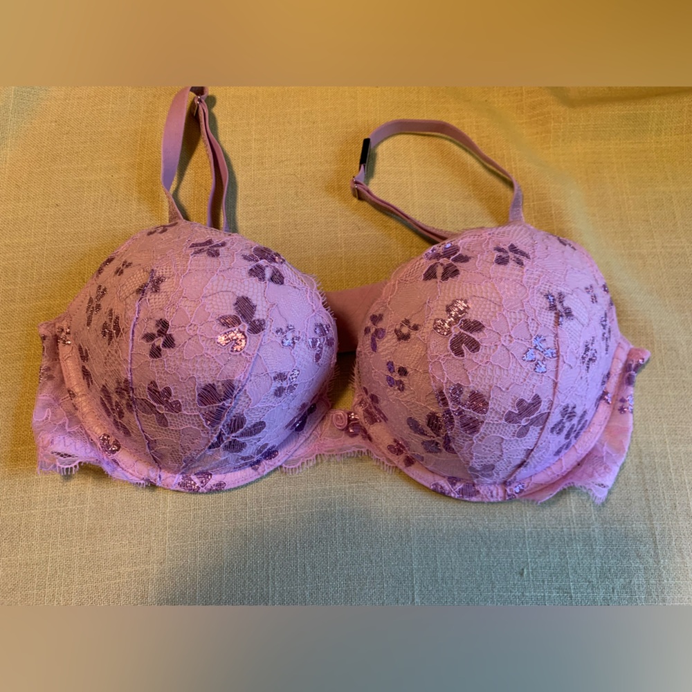 lavender Victoria’s Secret dream angels lace push up bra. 36C